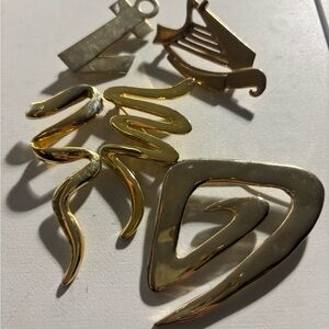 Elegant Gold Brooch Set